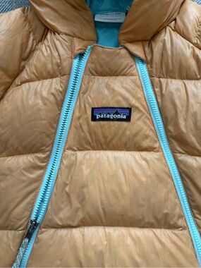 Patagonia Kids Tan Puffer Jacket with Aqua Trim